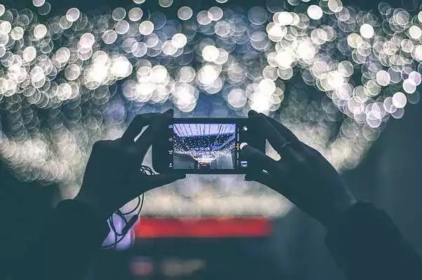 Play How to make a video with pictures and music
