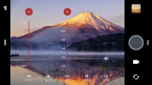Play HTC Camera　 as an online game HTC Camera　 with UptoPlay
