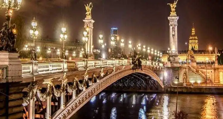 Play I Love Paris