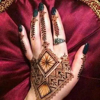 Play Indian Mehndi designs