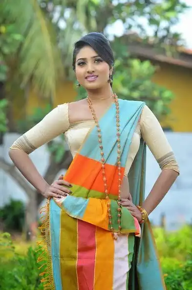 Play Indian Saree Girls Photos  and enjoy Indian Saree Girls Photos with UptoPlay
