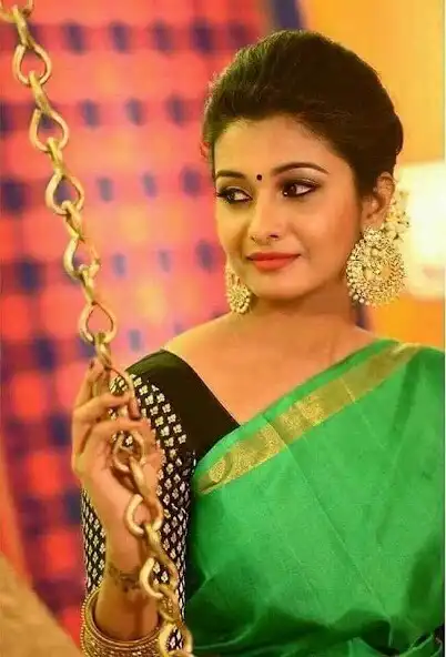 Play Indian Saree Girls Photos as an online game Indian Saree Girls Photos with UptoPlay