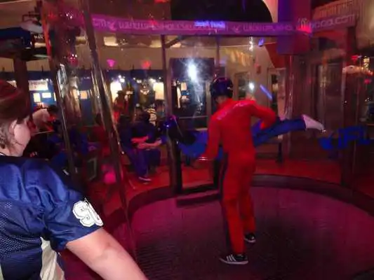 Play Indoor Skydiving Wallpapers