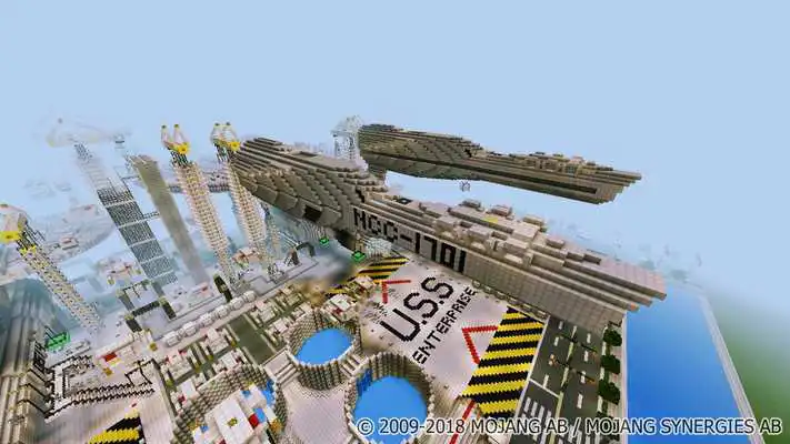 Play Interstellar spaceships base. MCPE Map