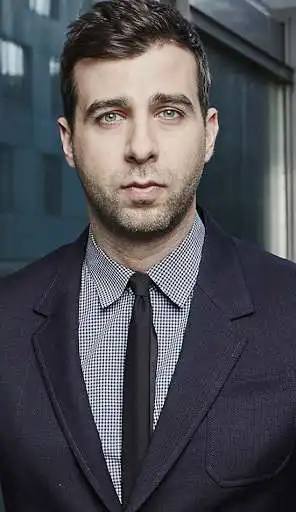 Play Ivan Urgant Selfie Photo Editor  and enjoy Ivan Urgant Selfie Photo Editor with UptoPlay