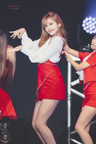 Play IVE Ringtone Wallpaper Video  and enjoy IVE Ringtone Wallpaper Video with UptoPlay