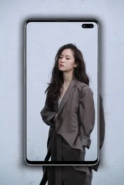 Play Jeon Yeo Been Wallpaper 2023 as an online game Jeon Yeo Been Wallpaper 2023 with UptoPlay