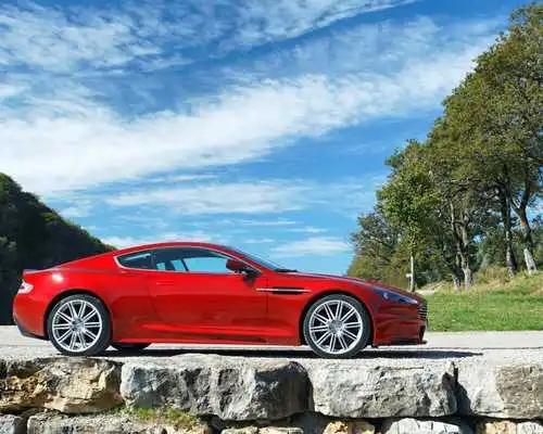 Play Jigsaw Puzzle Aston Martin DBS