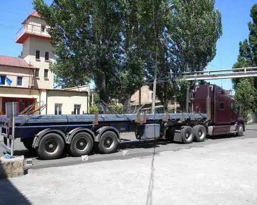 Play Jigsaw Puzzles Peterbilt Truck