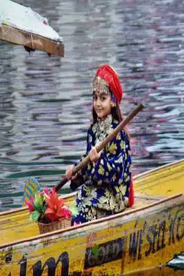 Play Kashmiri Folk Songs