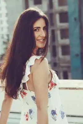 Play Katrina Kaif Wallpapers HD
