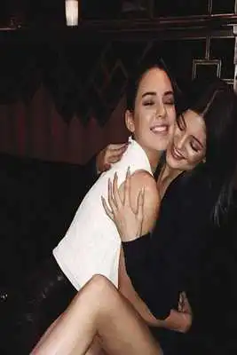 Play Kendall Kylie Jenner Play Kendall Kylie Jenner