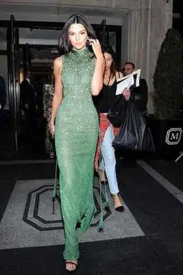 Play Kendall Kylie Jenner Play Kendall Kylie Jenner