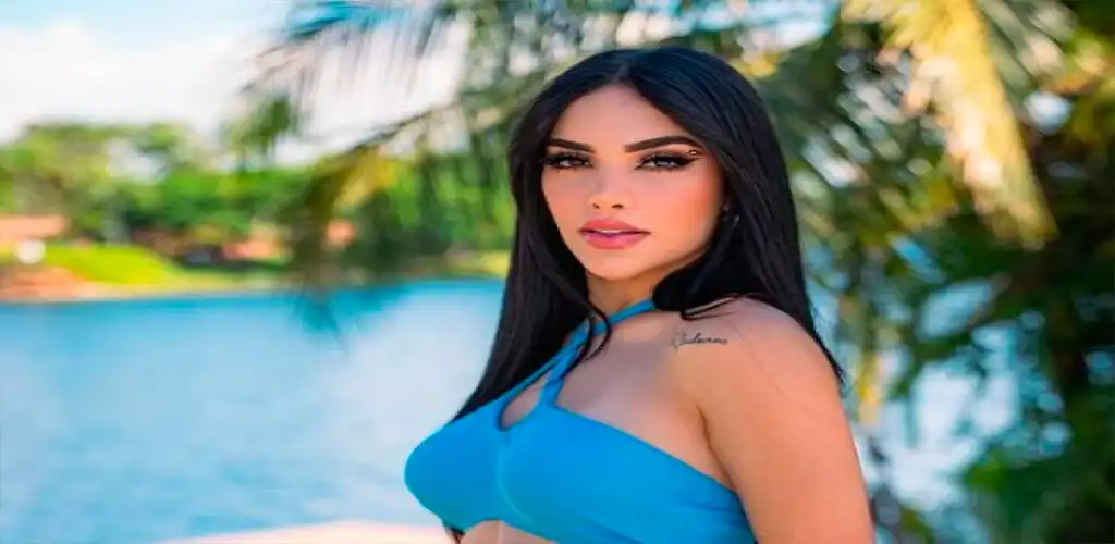Play Kimberly Loaiza Rompecabezas as an online game Kimberly Loaiza Rompecabezas with UptoPlay