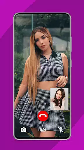 Play Kim Loaiza Fake Video Call as an online game Kim Loaiza Fake Video Call with UptoPlay