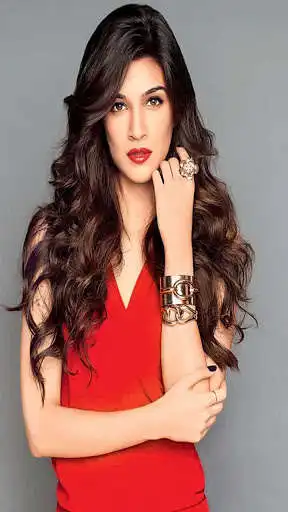 Play Kriti Sanon HD Images  and enjoy Kriti Sanon HD Images with UptoPlay