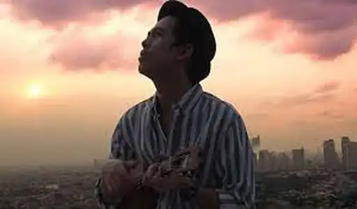 Play Lagu Febi Putri NC Friendzone (Cover)  and enjoy Lagu Febi Putri NC Friendzone (Cover) with UptoPlay