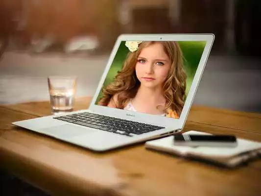 Play Laptop Photo Frames