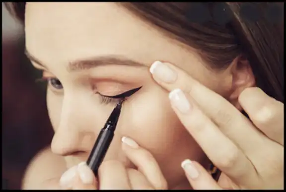 Play Learn to make up as an online game Learn to make up with UptoPlay
