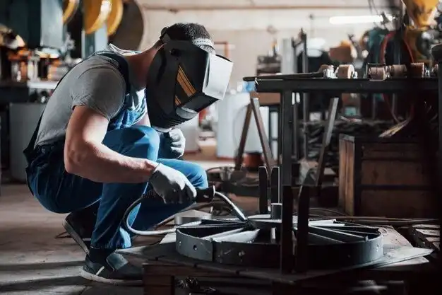 Play Learn to weld as an online game Learn to weld with UptoPlay