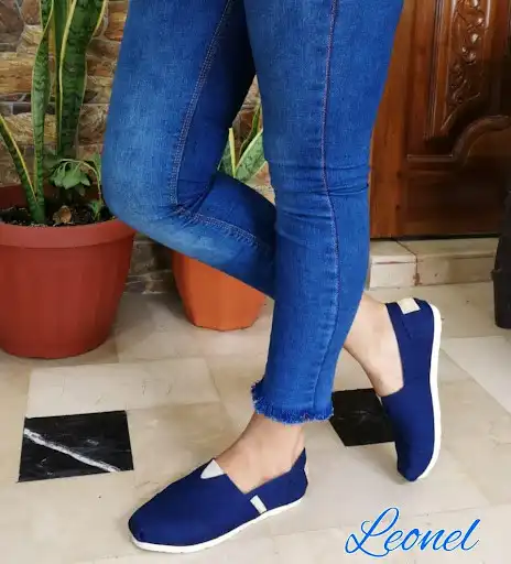 Play Leonel as an online game Leonel with UptoPlay