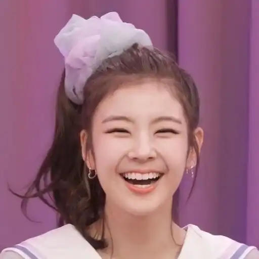 Play Lia Itzy WAStickerApps APK