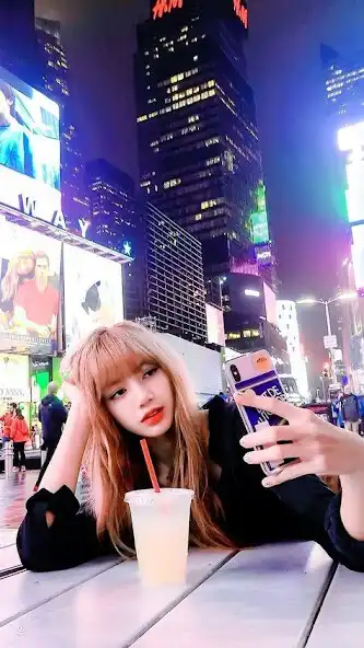 Play Lisa Wallpaper as an online game Lisa Wallpaper with UptoPlay
