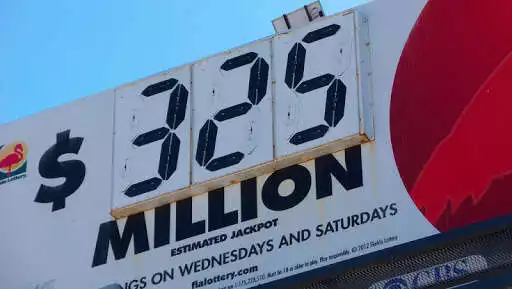 Play Lucky Number Pyramid Calculator