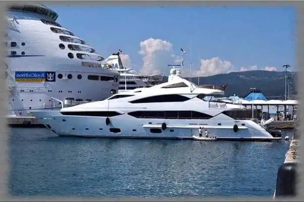 Play Luxury Yachts Wallpaper Play Luxury Yachts Wallpaper