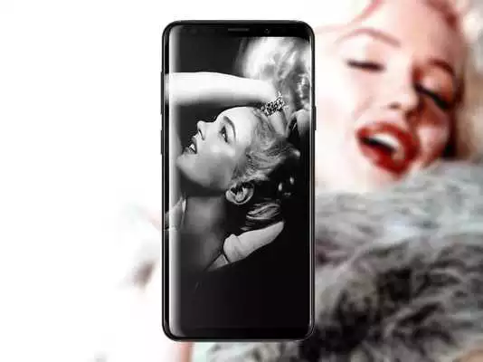 Play Marilyn Monroe Wallpaper