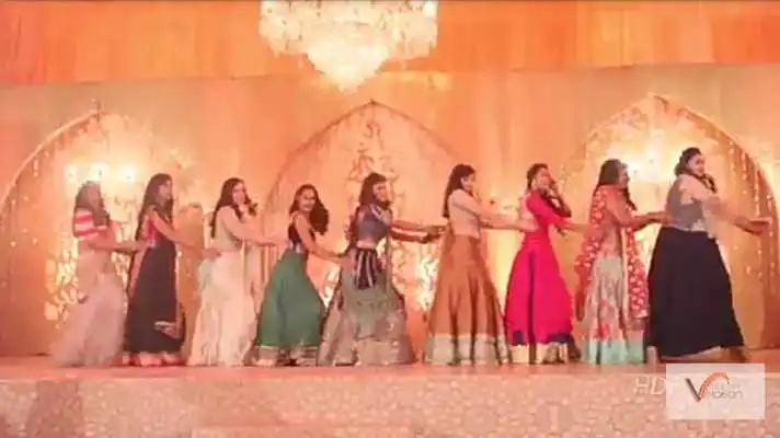 Play Mehndi Dance Videos 2017