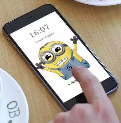 Play Minions Lock Screen
