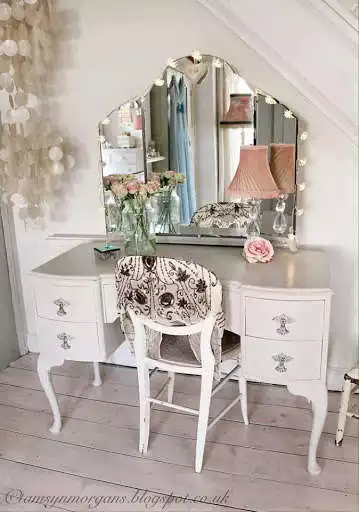 Play miscellaneous Dresser
