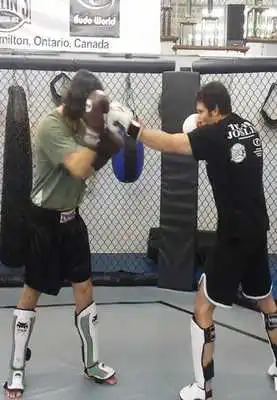 Play MMA FIGHTING