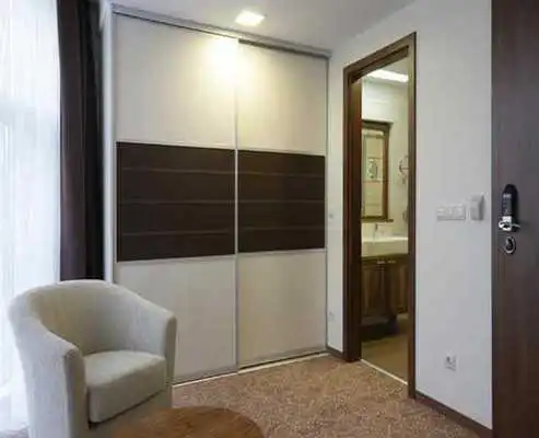 Play Modern Closet Door