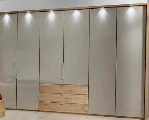 Play Modern Closet Door