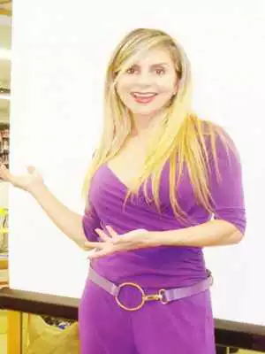 Play Monica FIT