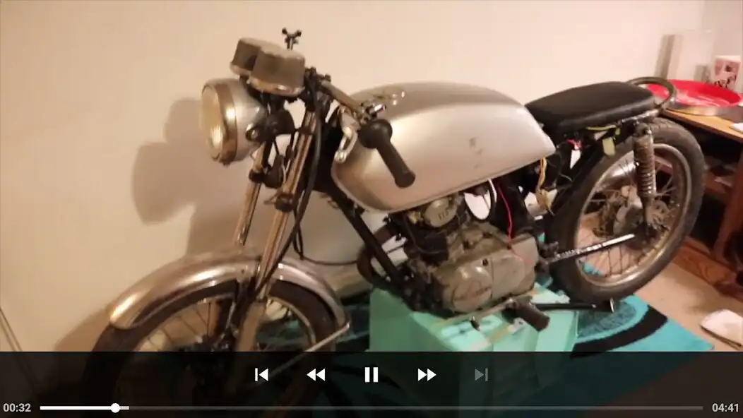 Play Motorbikes and Engines as an online game Motorbikes and Engines with UptoPlay
