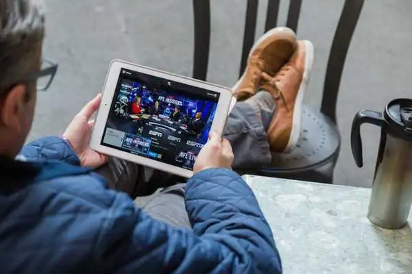 Play Netherlands TV Online