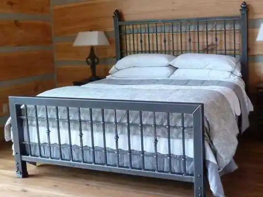 Play New DIY Pallet Bed Plans