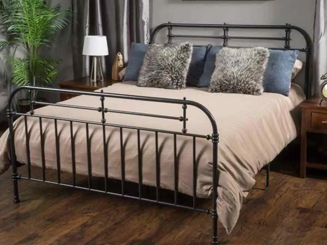 Play New DIY Pallet Bed Plans