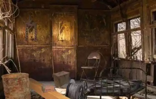 Play Old Abandoned House Escape 3