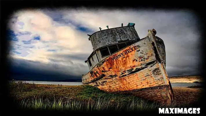 Play Old Boat Wallpaper