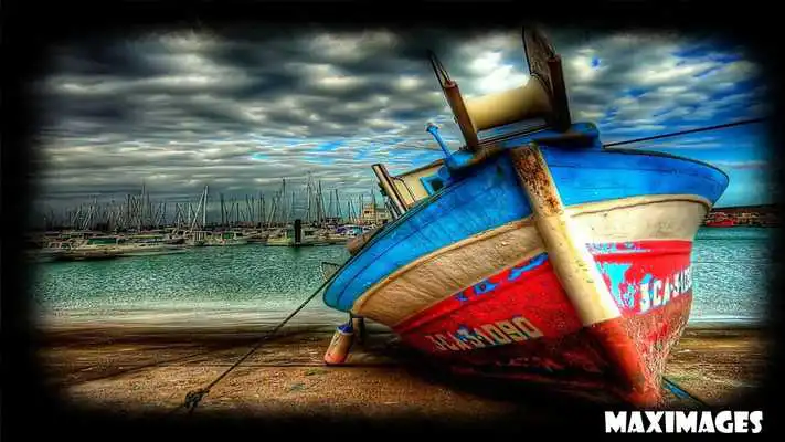 Play Old Boat Wallpaper
