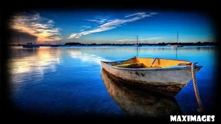 Play Old Boat Wallpaper