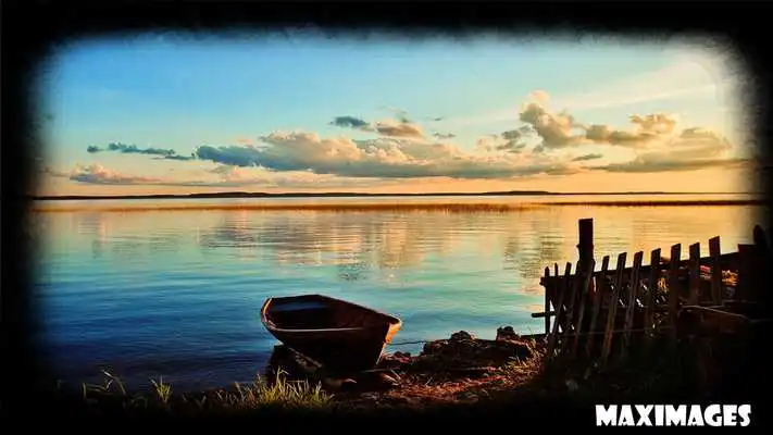 Play Old Boat Wallpaper