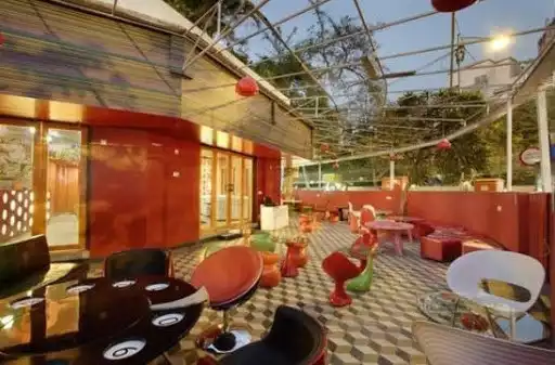 OutDoor Cafe Design online game with UptoPlay