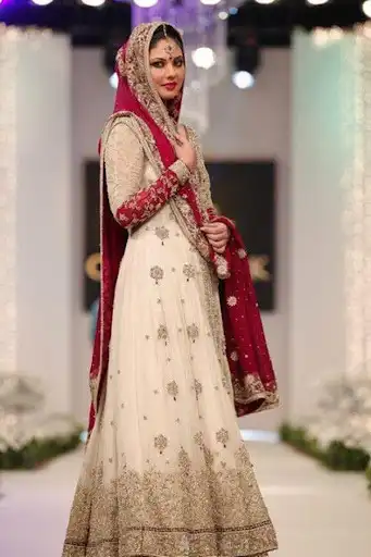 Play Pakistani Bridal Dresses as an online game Pakistani Bridal Dresses with UptoPlay