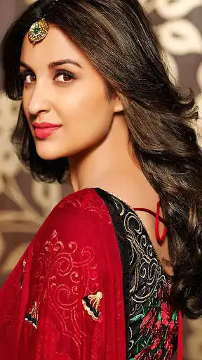 Play Parineeti Chopra Wallpapers - 2020 as an online game Parineeti Chopra Wallpapers - 2020 with UptoPlay