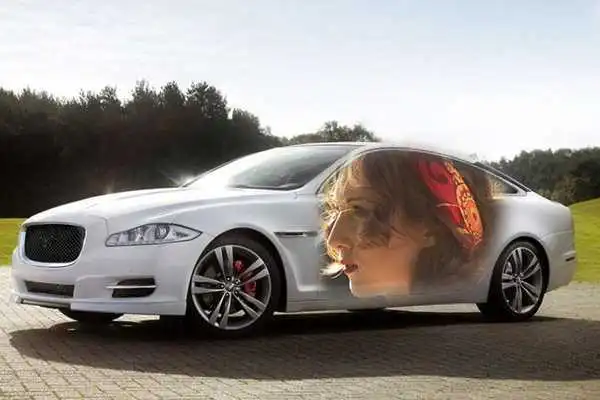 Play Photo in Car Frame
